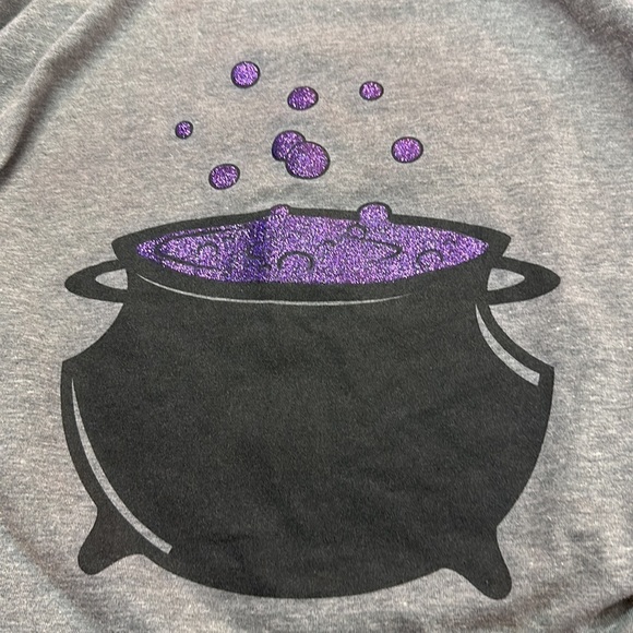 Motherhood Maternity Longsleeve Something's Brewing Graphic Tee Caldron Med - Picture 6 of 9